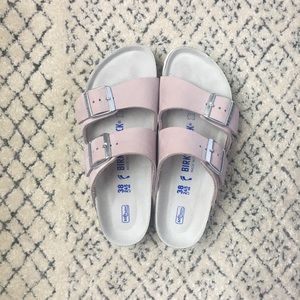 Birkenstock Arizona in Lilac Nubuck Soft Footbed